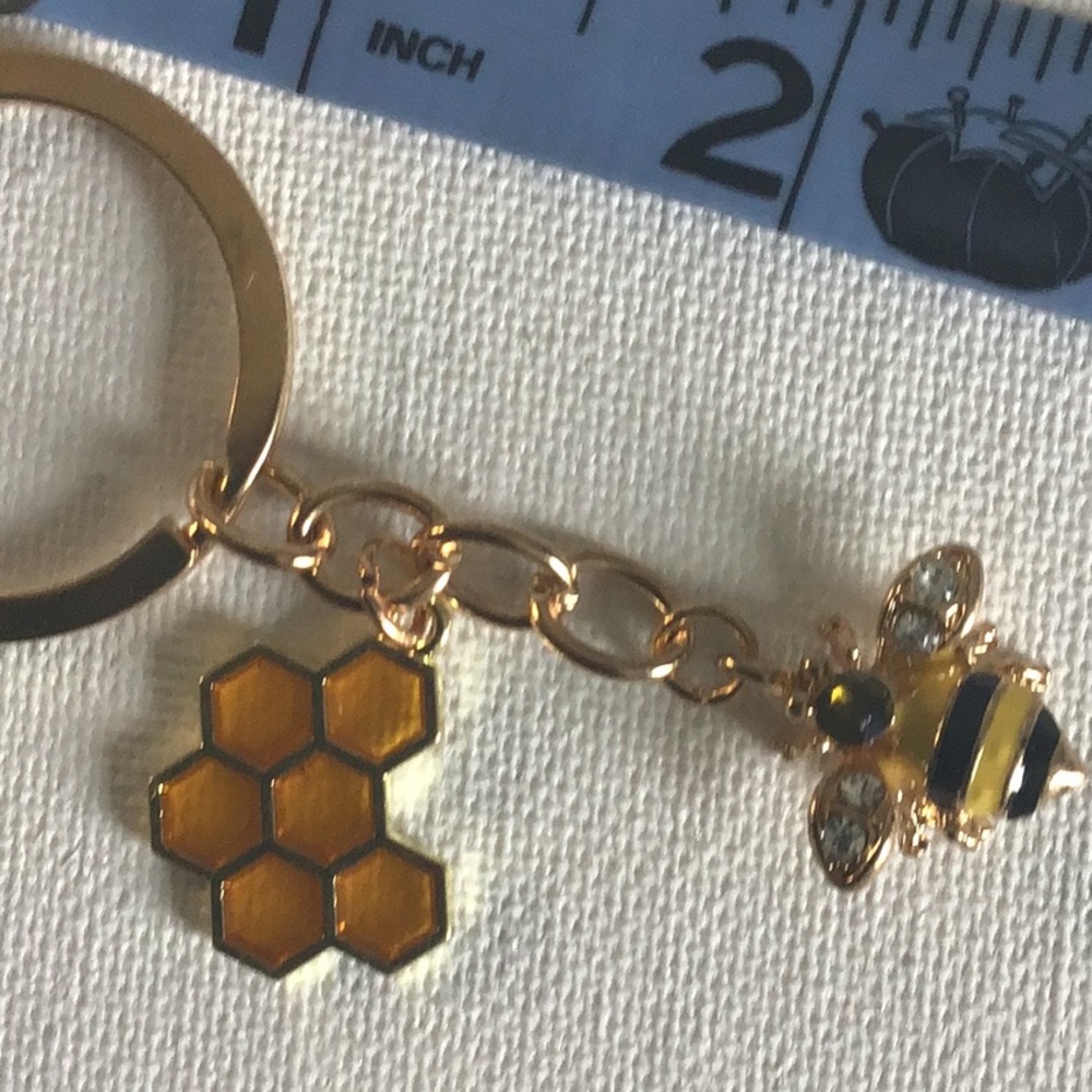 Honey Bee Key Chain Gold - Picture 4 of 4